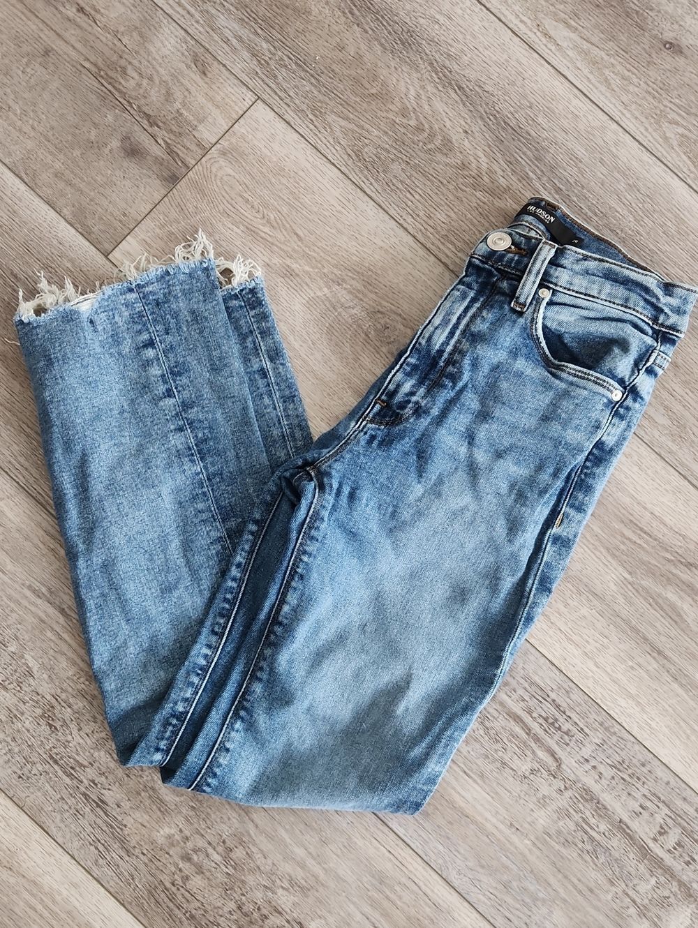 Hudson Jeans Barbara Women's Light Wash Cropped Raw Hem Ankle Jeans